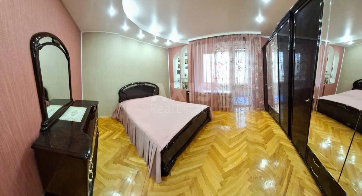 5к квартира ул. Александра Конисского 52/586693610