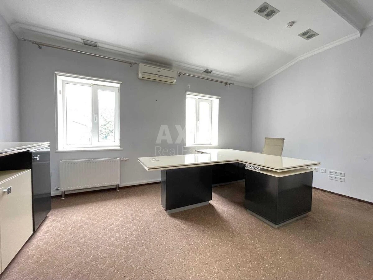 Office vul. Volodymyrs'ka 23А, 180m2675866