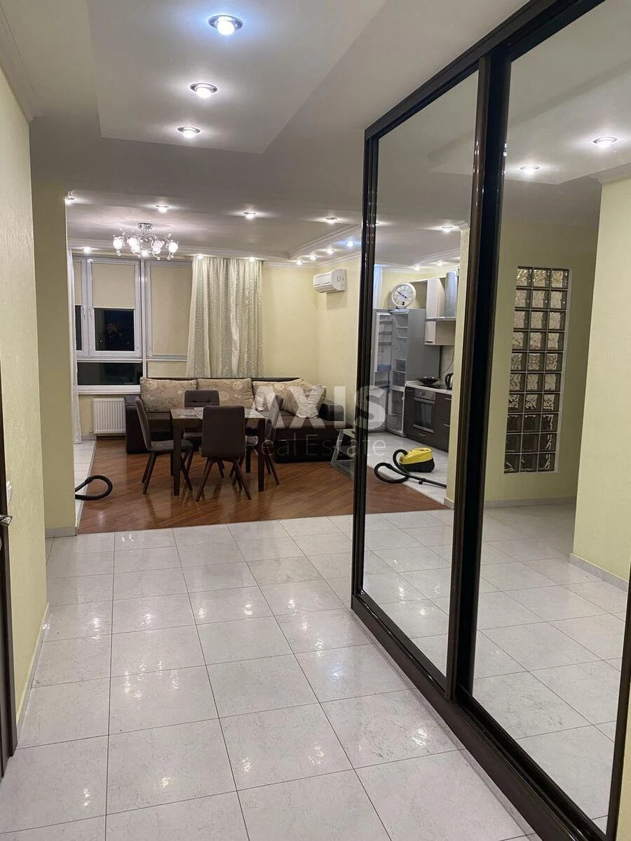 1k apartment vul. Lobanovs'kogo 6G4954910
