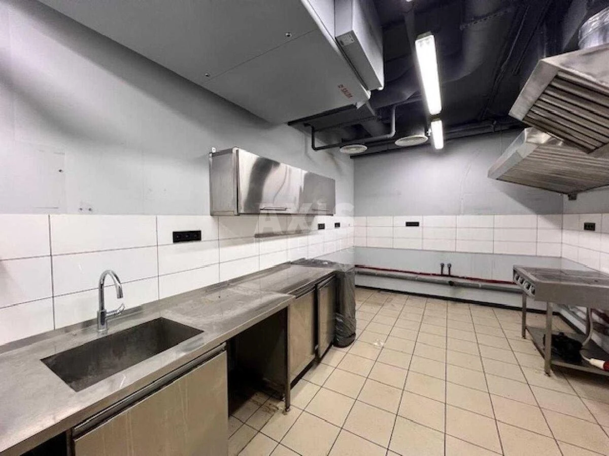 Office vul. Volodymyrs'ka 12, 700m26732418