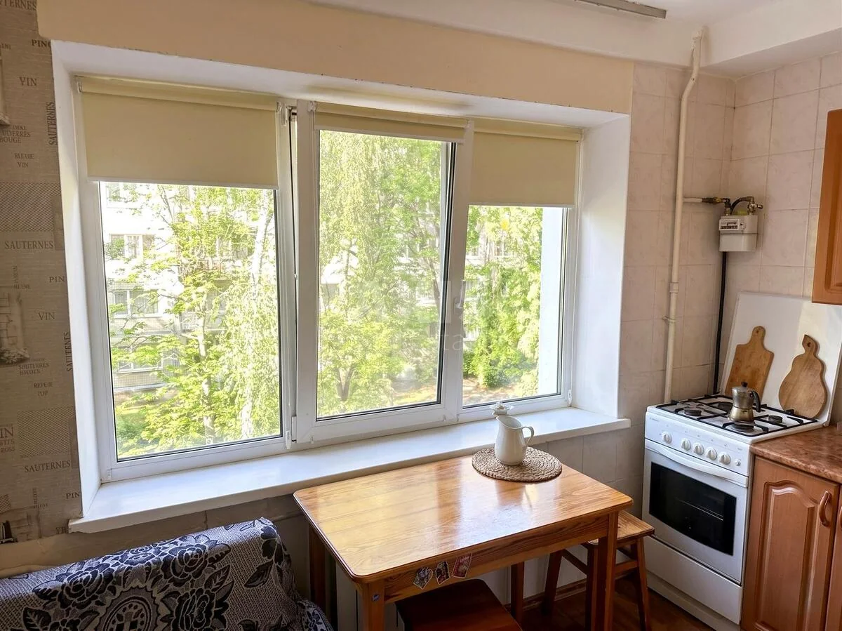 2k apartment vul. Bljuhera Vasylja 10