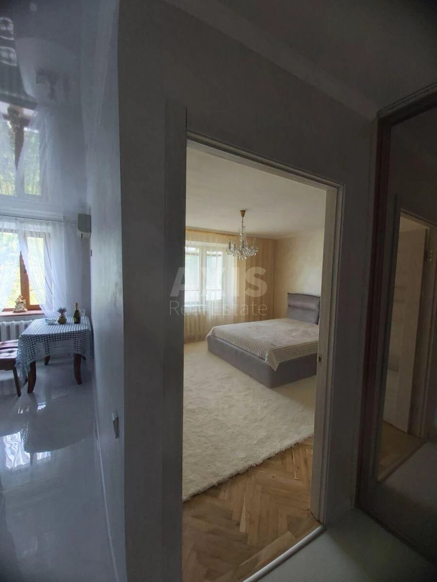 1k apartment vul. L'vivs'ka 1696533