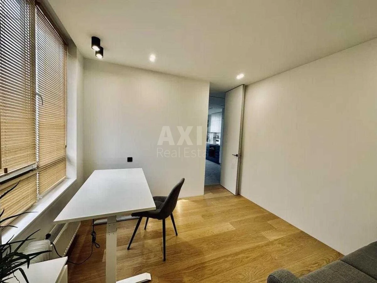 3k apartment vul. Saljutna 2Б649406