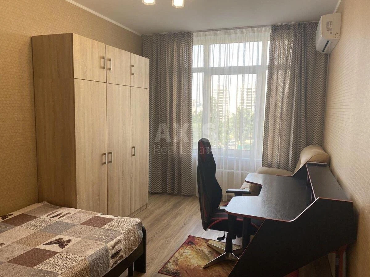 3k apartment vul. Sverstjuka Jevgena 4671423