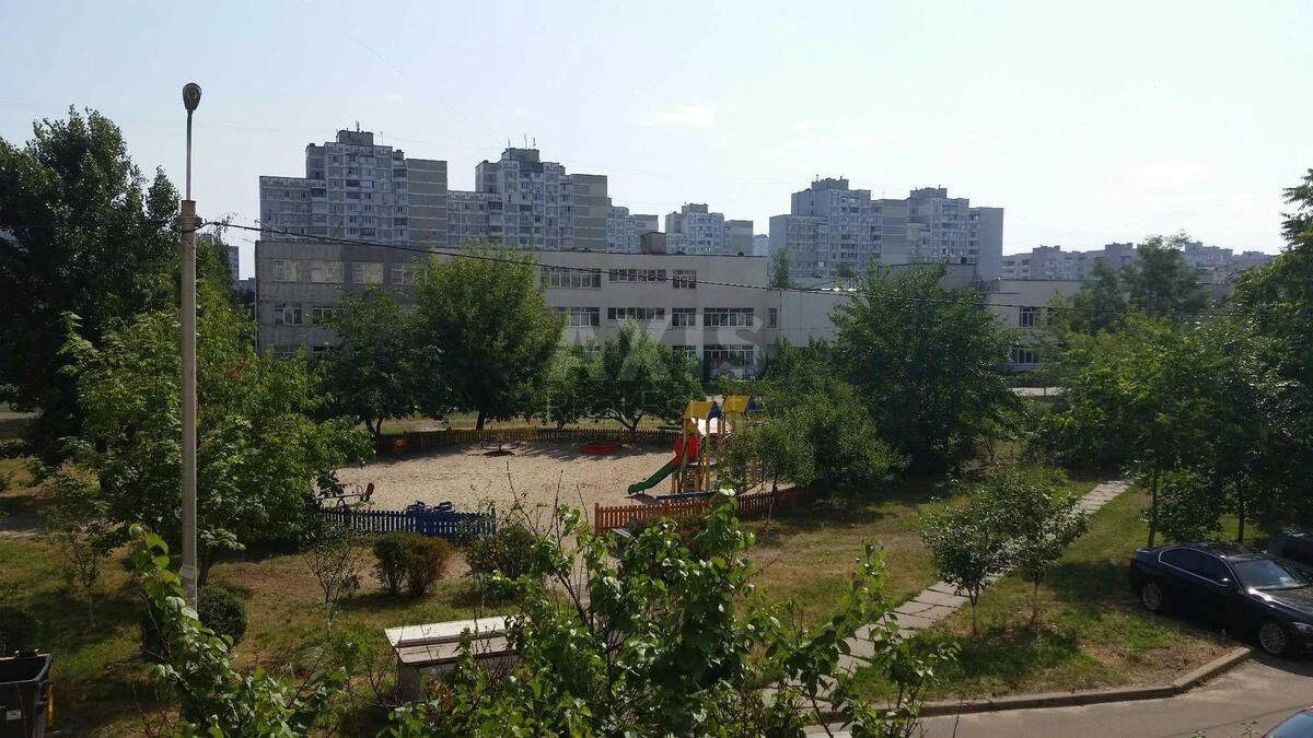 4k apartment vul. Revuc'kogo 137140620