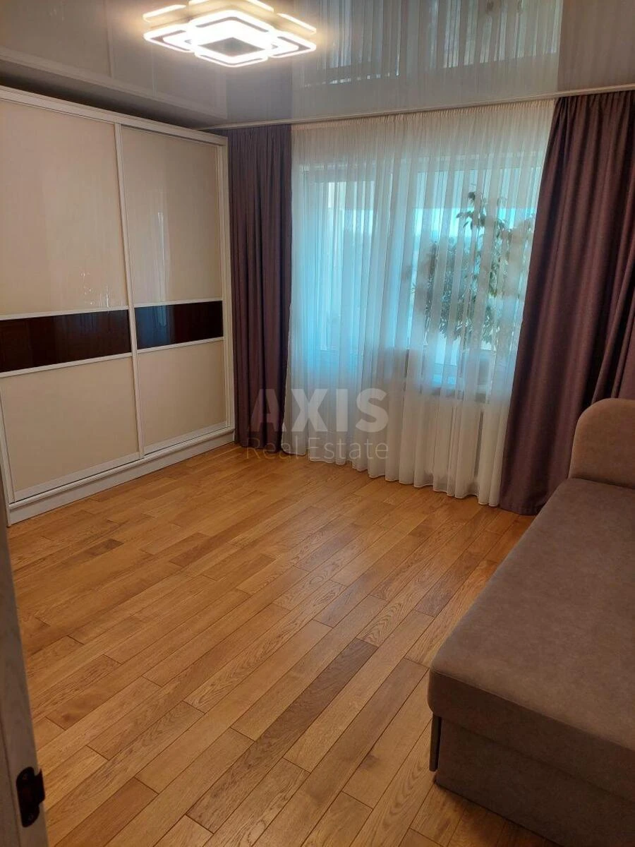 1k apartment pr-t Glushkova Akademika 32643133