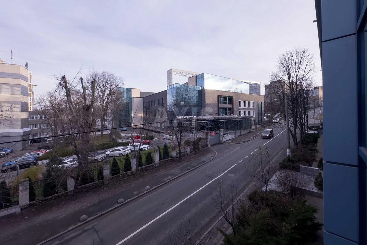 Office prov. Ohtyrs'kyj 7, 248m2656695