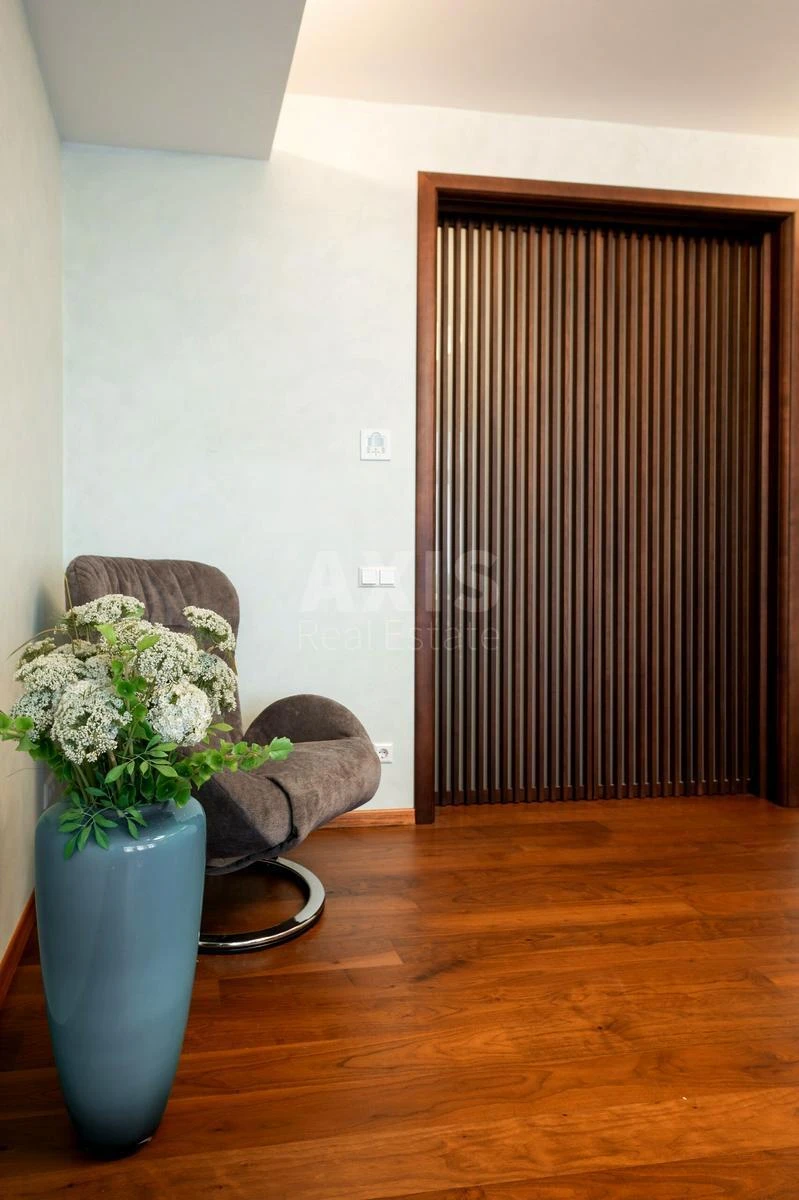 4k apartment vul. Panasa Myrnogo 176580518