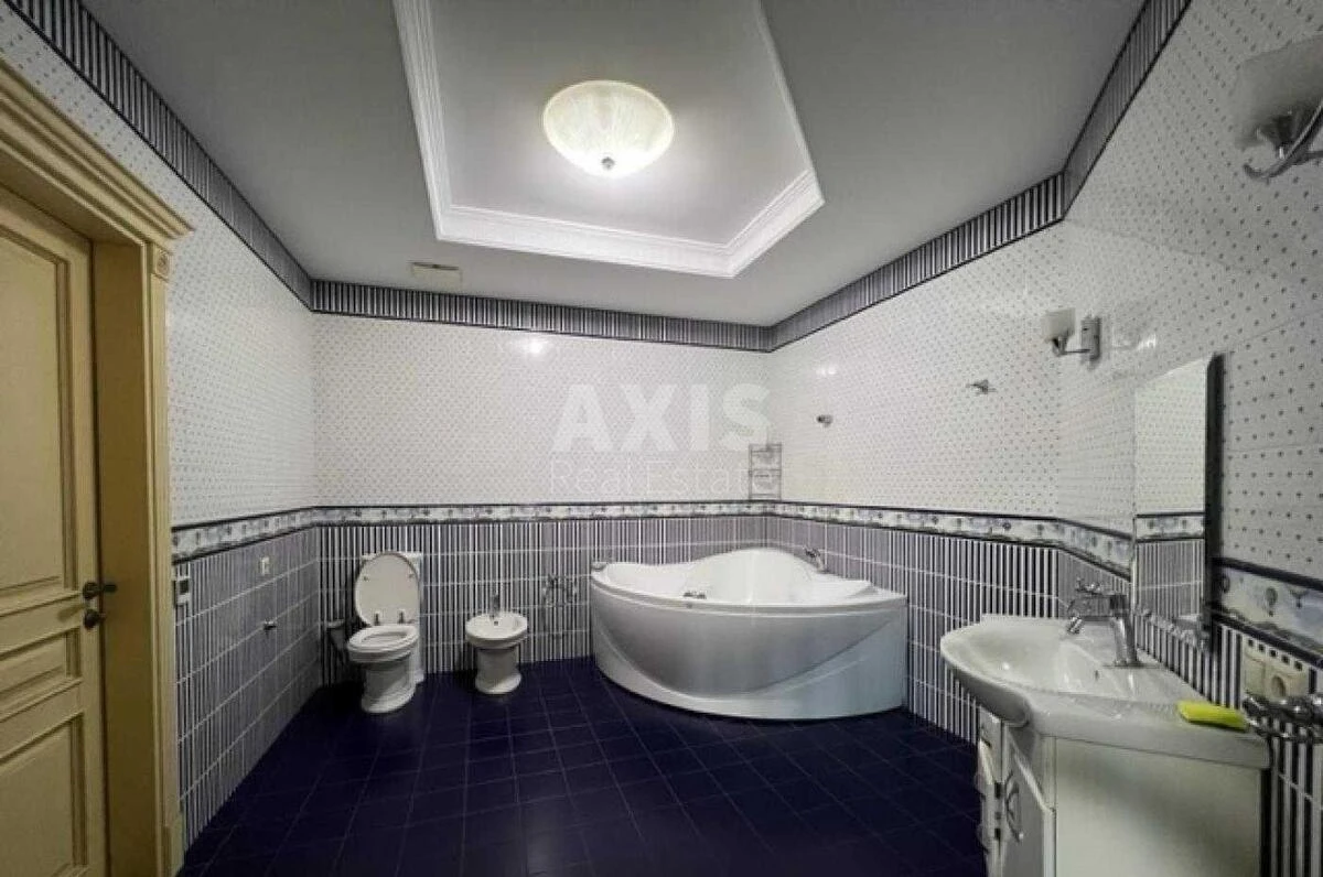 Office vul. Velyka Vasyl'kivs'ka 72, 243m2663656