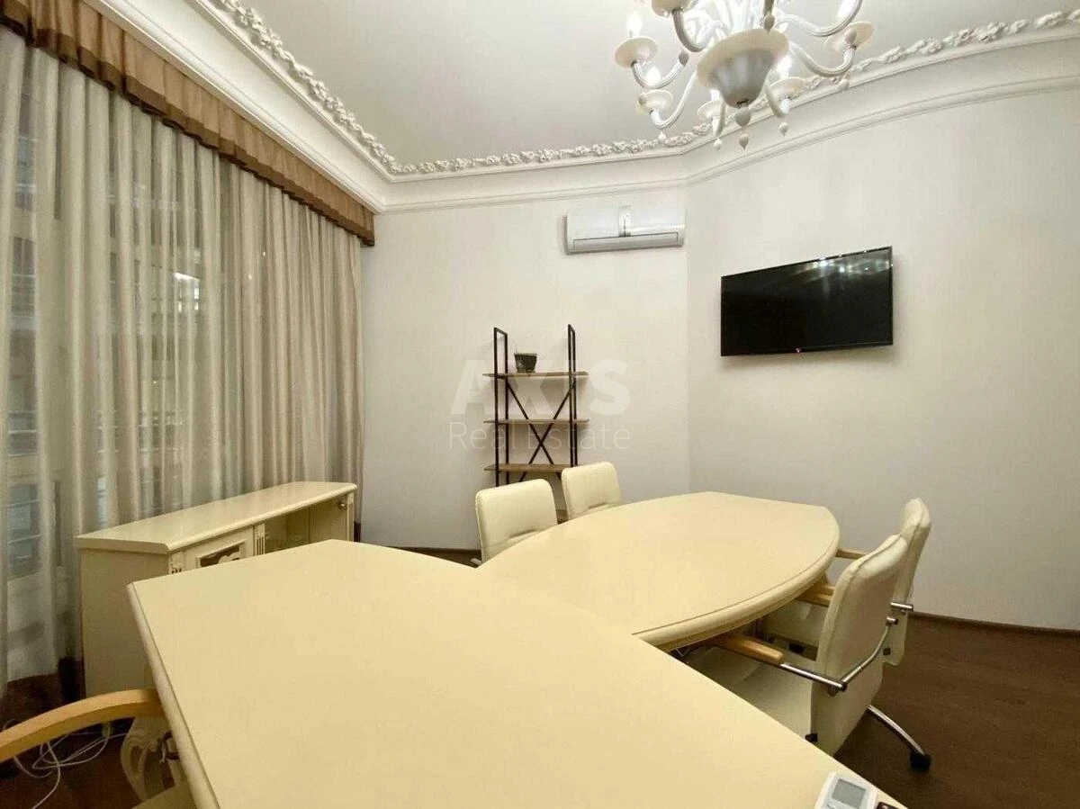 Office vul. Jevgena Konoval'cja 36, 63m266732