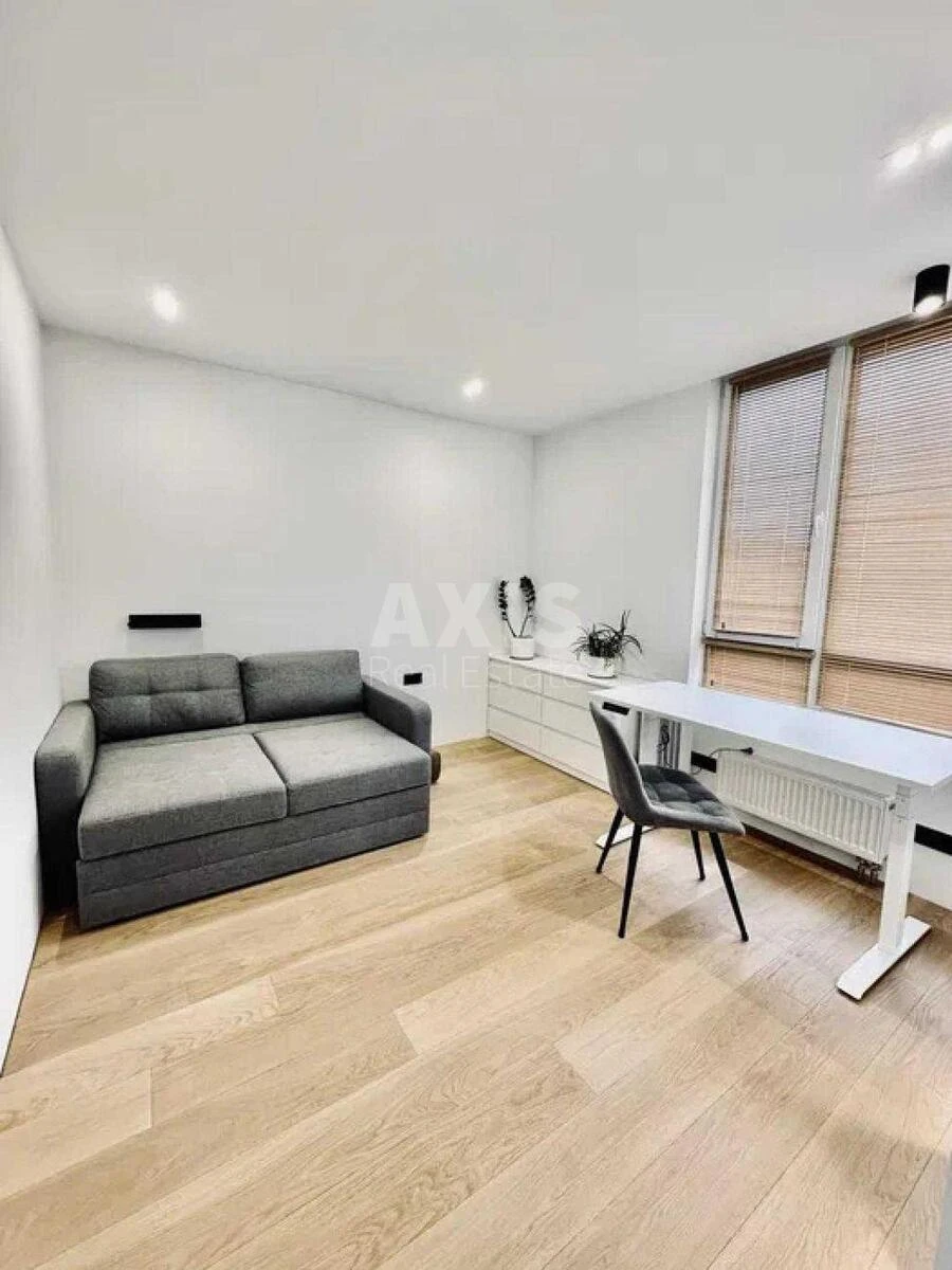 3k apartment vul. Saljutna 2Б6494010