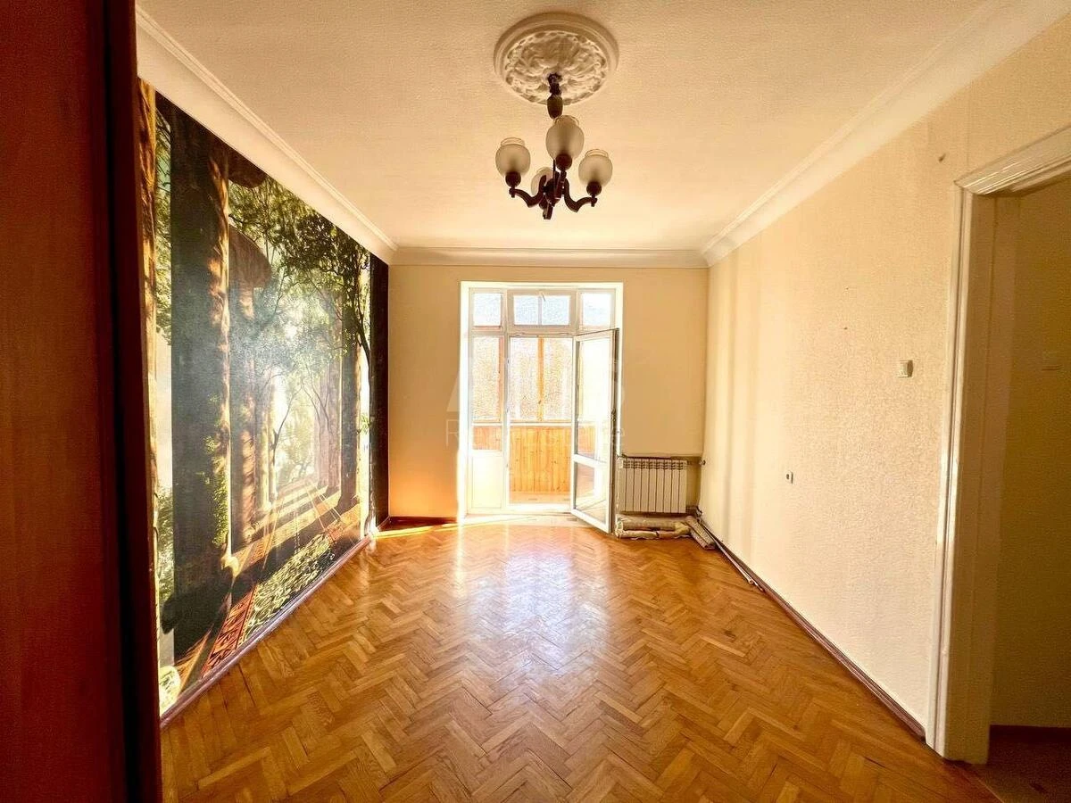 1k apartment prov. Lavrs'kyj 4712500