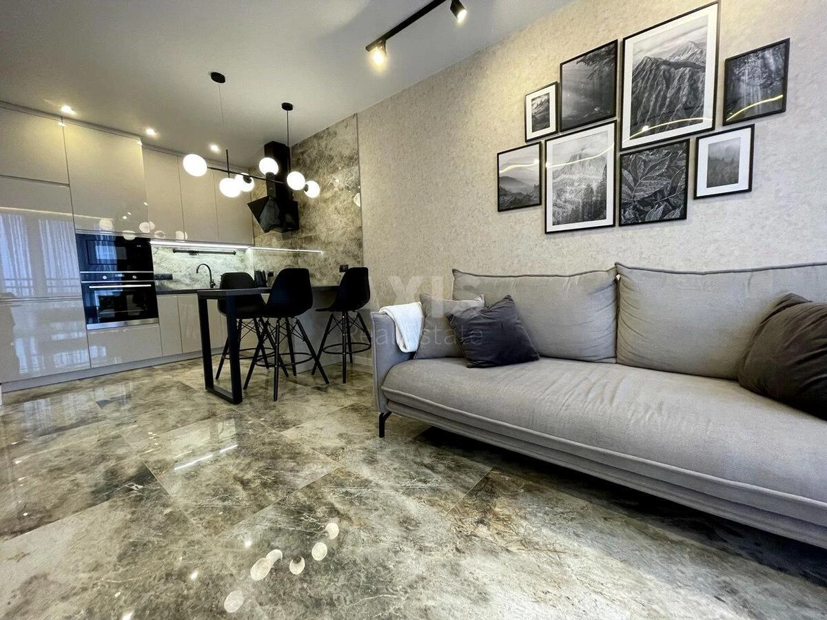 1k apartment nab. Dniprovs'ka 18657750