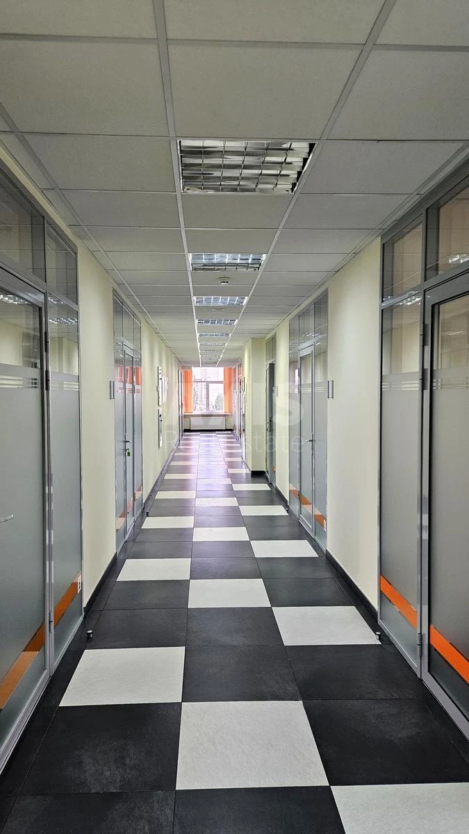 Office bul. Mykoly Mikhnovskoho 19, 900m26790315