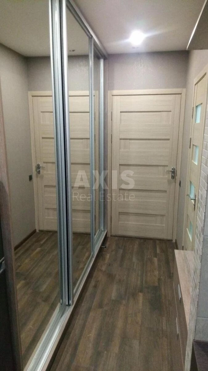 1k apartment vul. L'vivs'ka 15695408