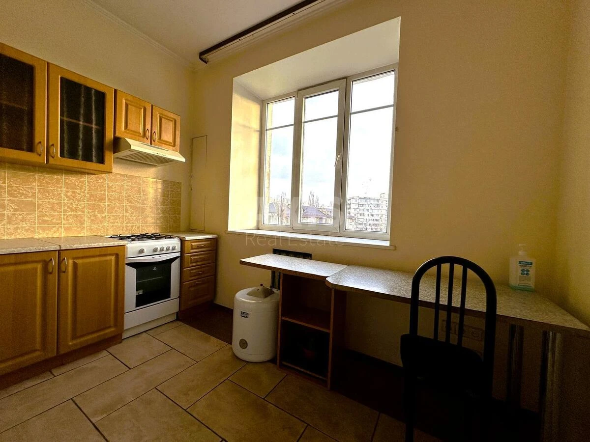 1k apartment pr-t Sobornosti 366558