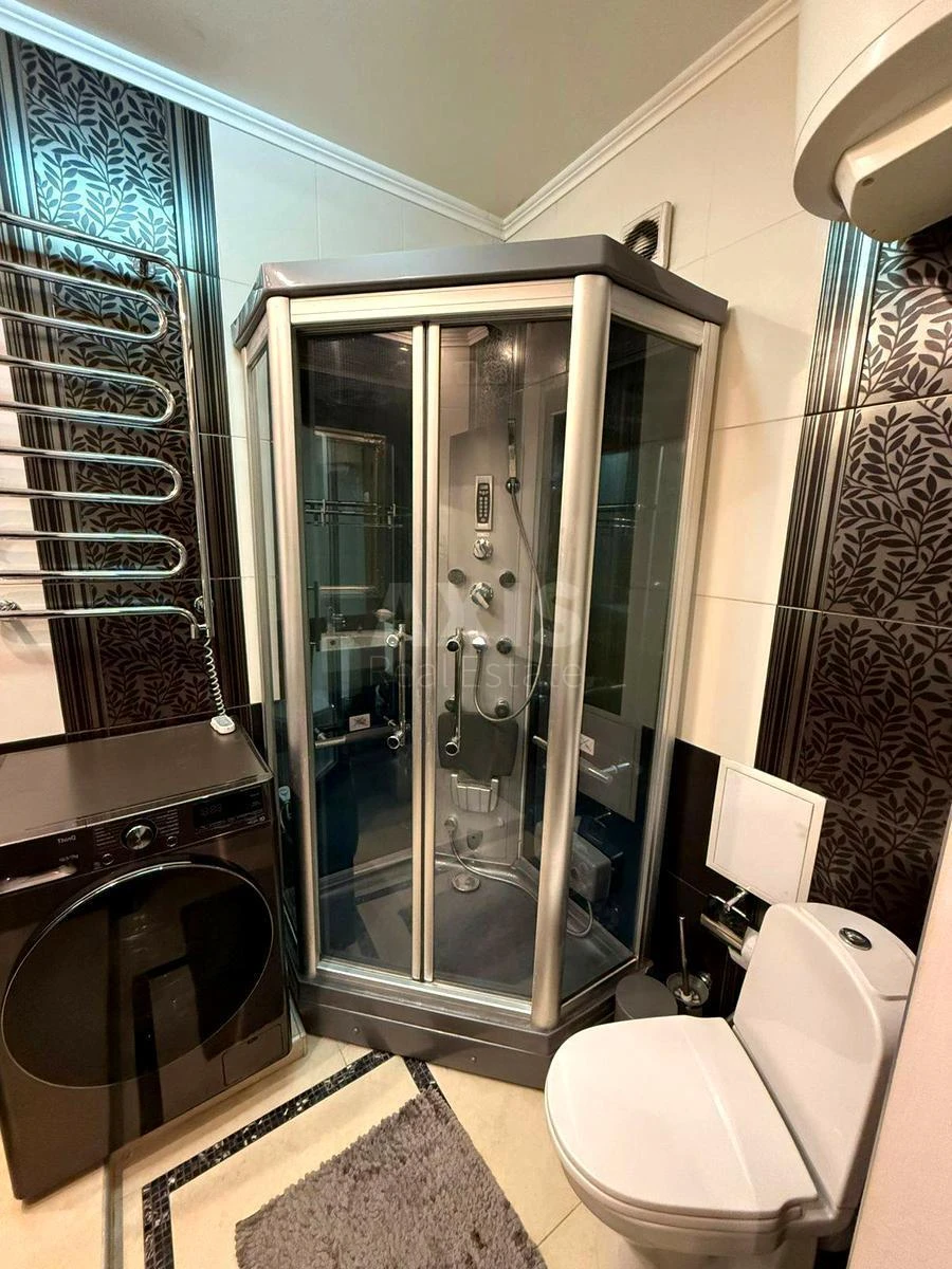 2k apartment pr-t Berestejskij 16684715