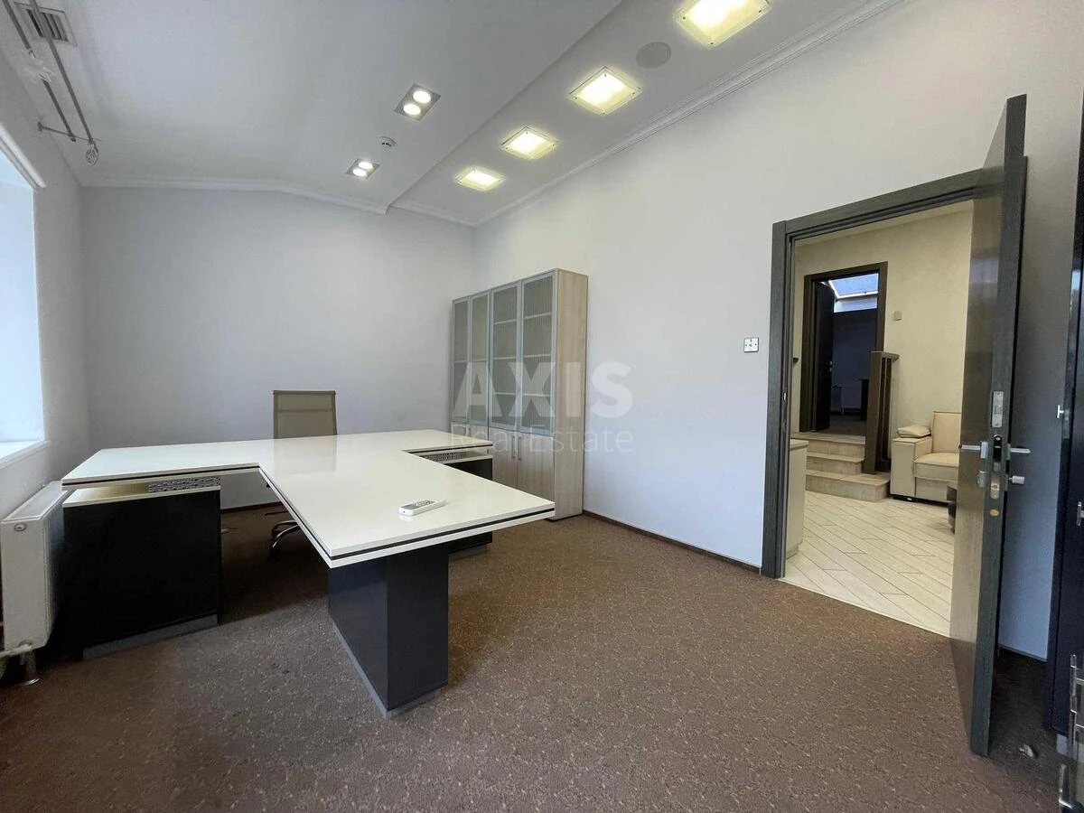 Office vul. Volodymyrs'ka 23А, 180m2675868