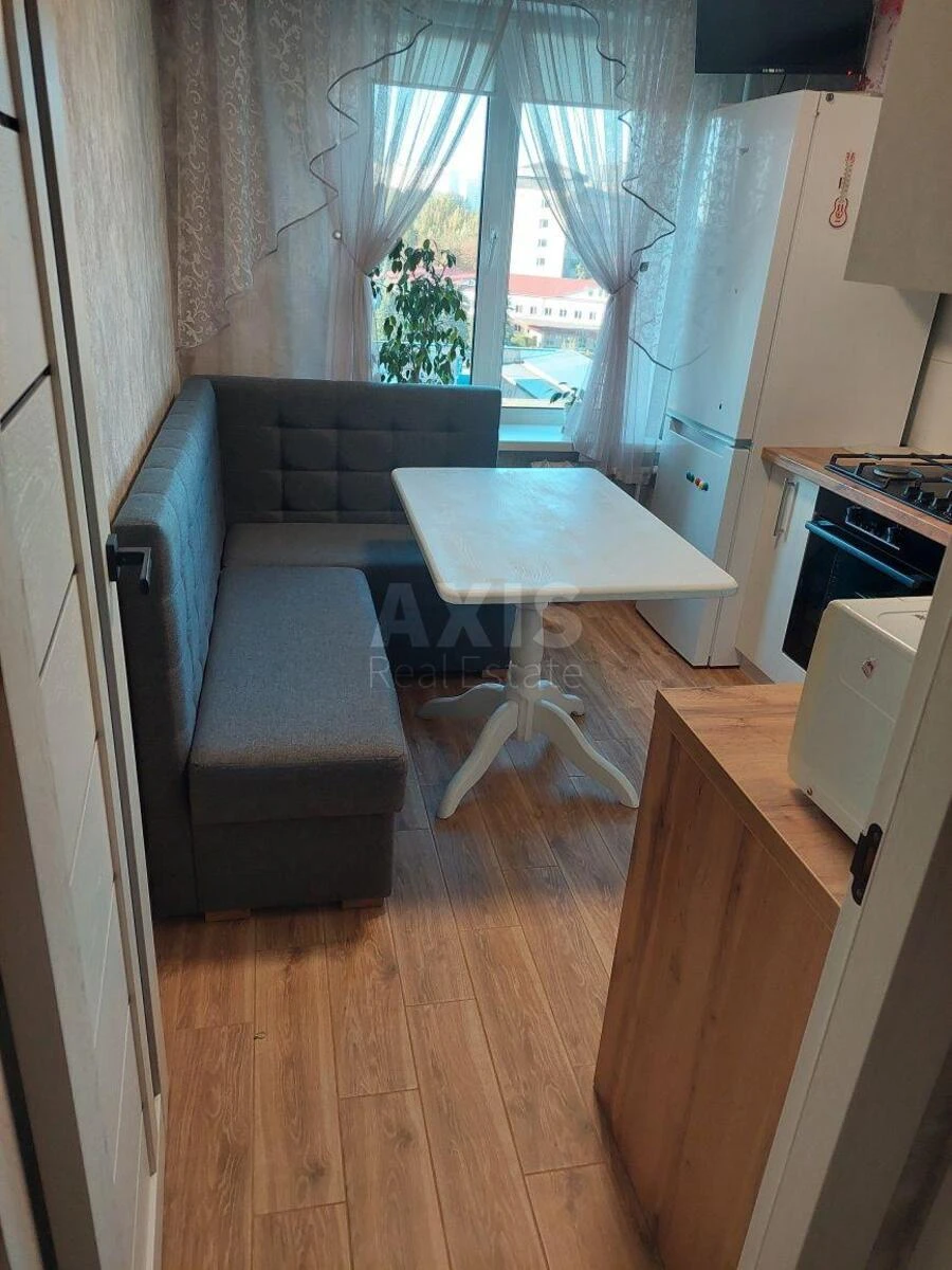 1k apartment pr-t Glushkova Akademika 32643131