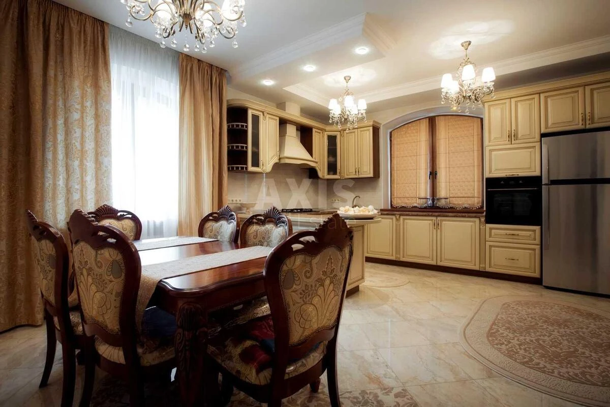 Дoм ул. Приветная, 499м2, город Киев704344