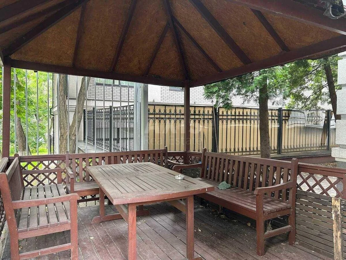 Trade object vul. Saksagans'kogo 111А, 697m2646750