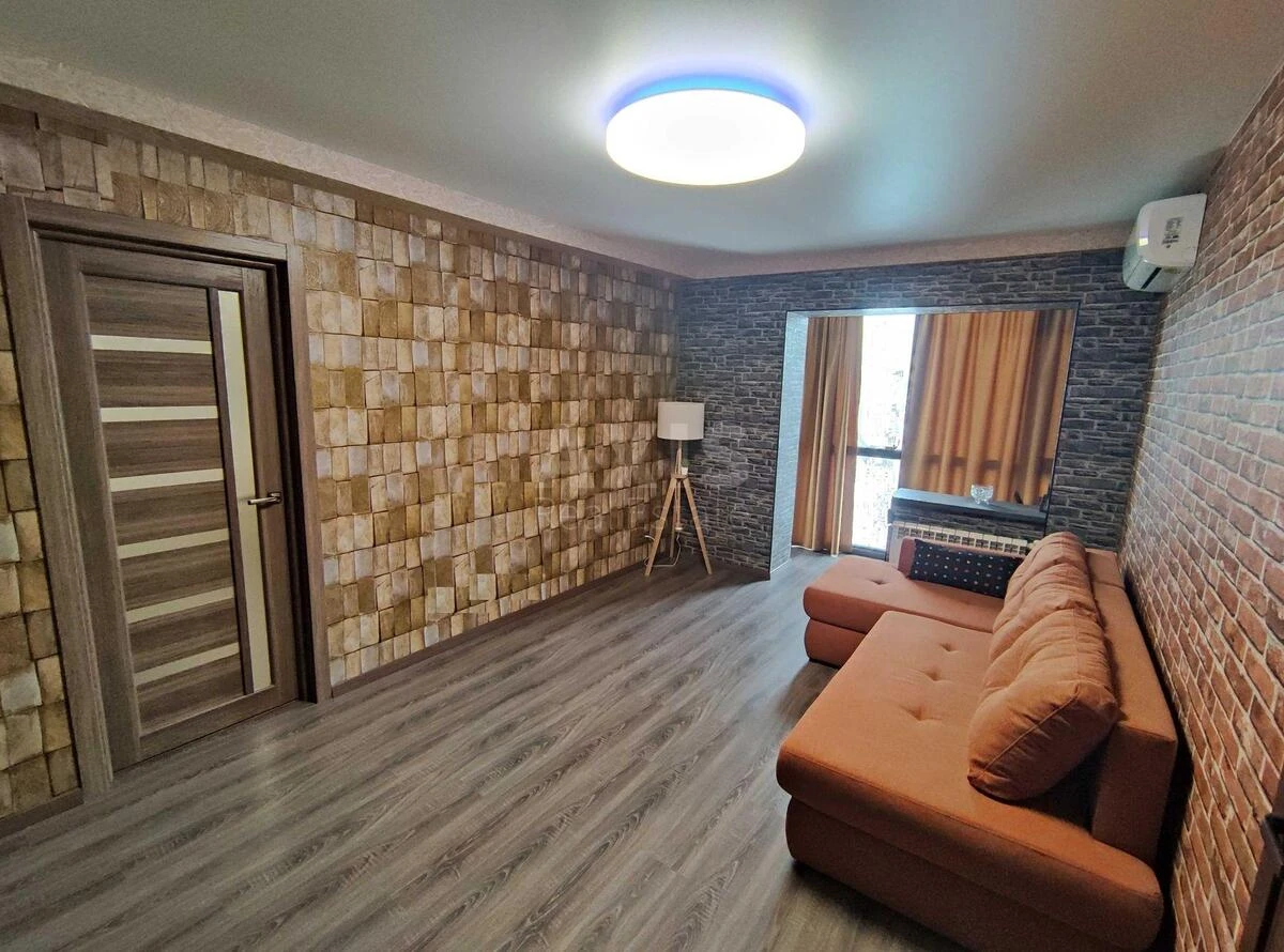 2к квартира ул. Донца Михаила 21А579813