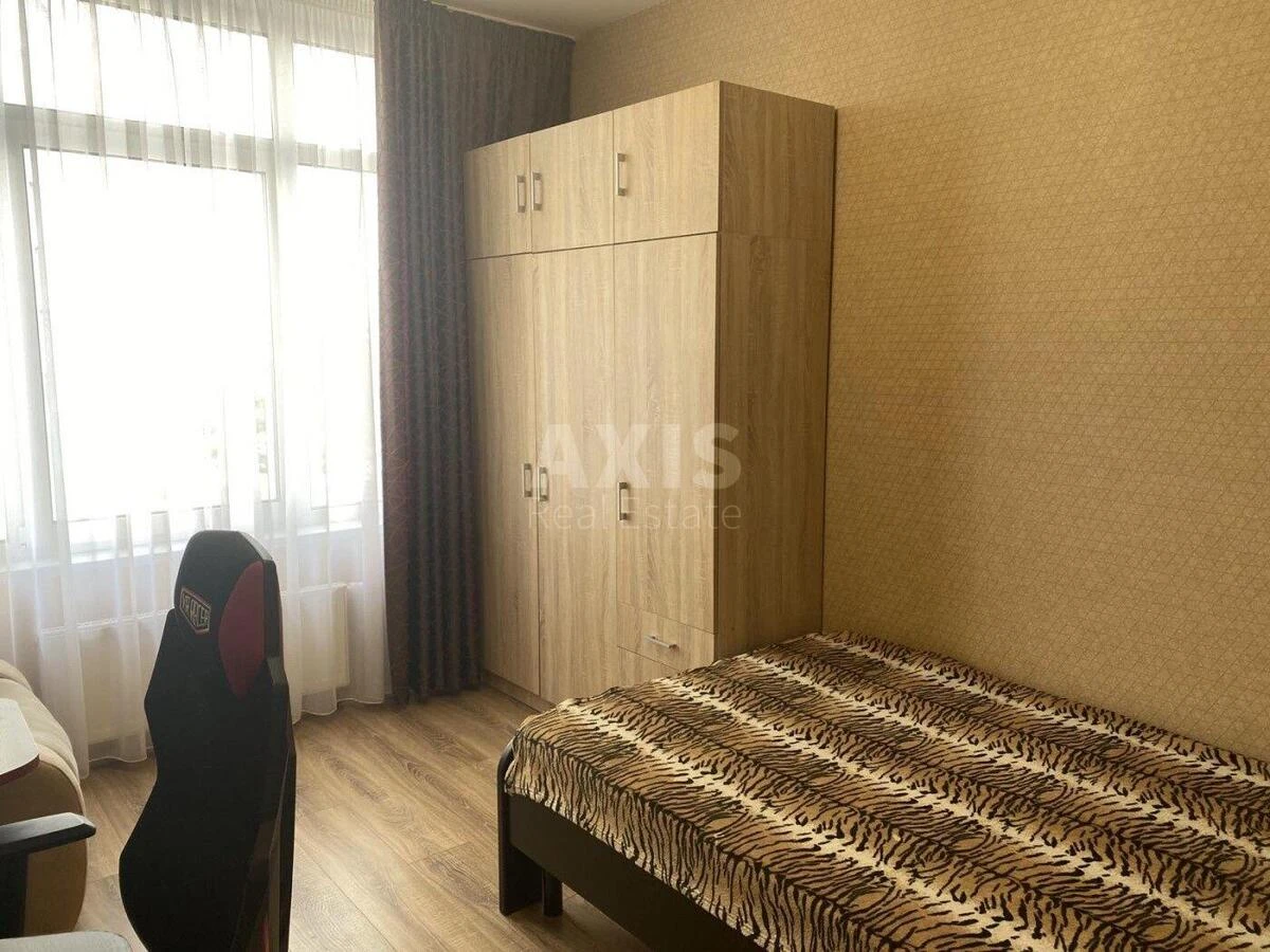 3k apartment vul. Sverstjuka Jevgena 4671425