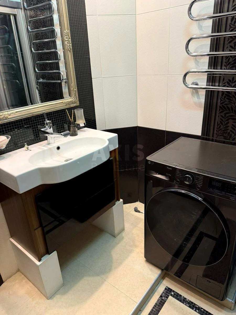 2k apartment pr-t Berestejskij 16684716