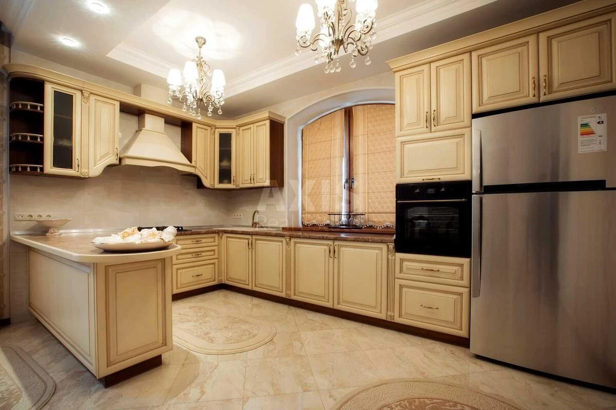 Дoм ул. Приветная, 499м2, город Киев704345