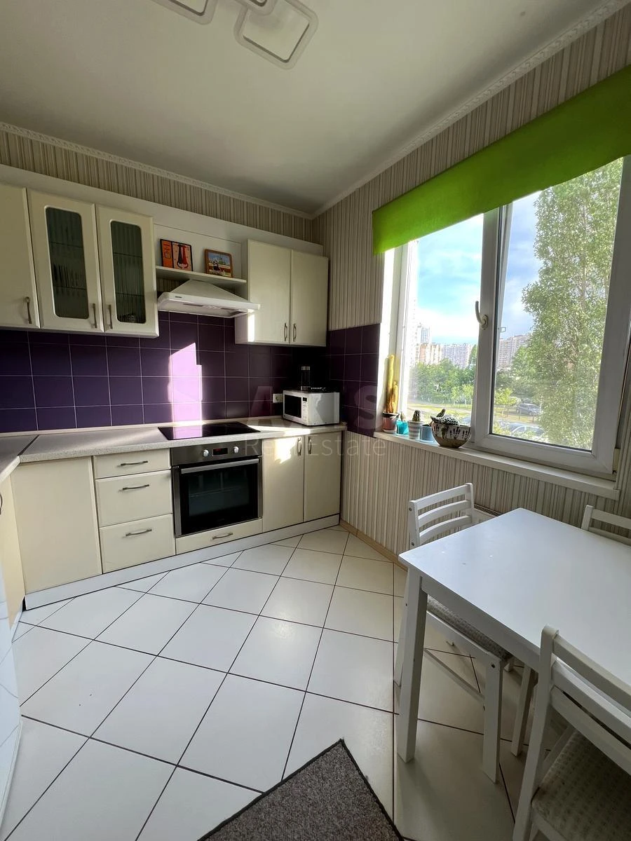 2k apartment vul. Ahmatovoi' Anny 16В68994
