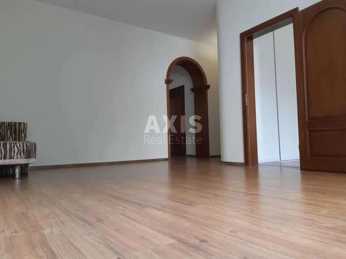 4к квартира пр-т Голосеевский 88329974