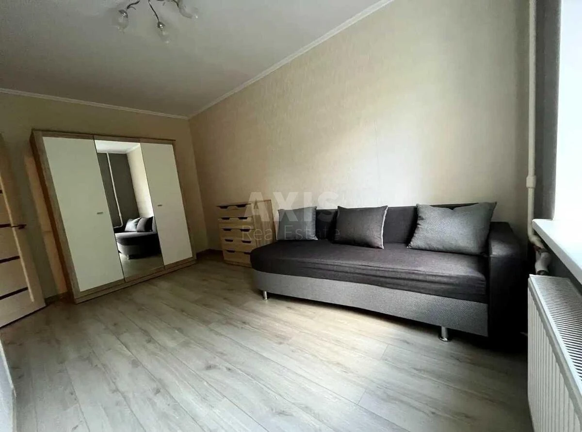 1k apartment vul. Petropavlivs'ka 14711405