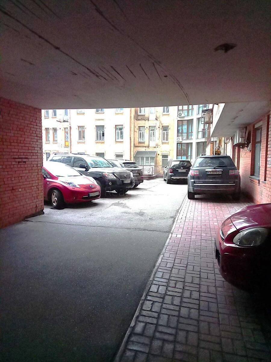 Office vul. Pavlivs'ka 17, 166m26709117