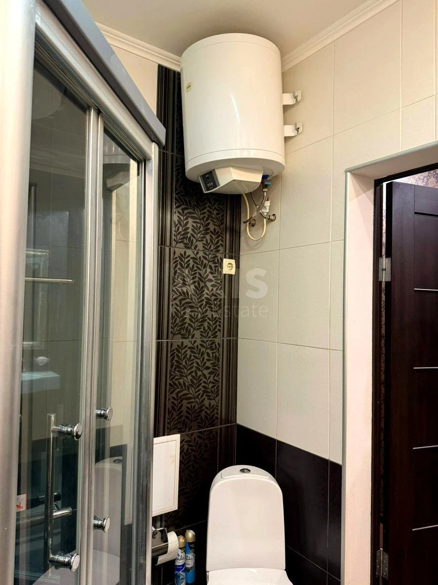 2k apartment pr-t Berestejskij 16684717