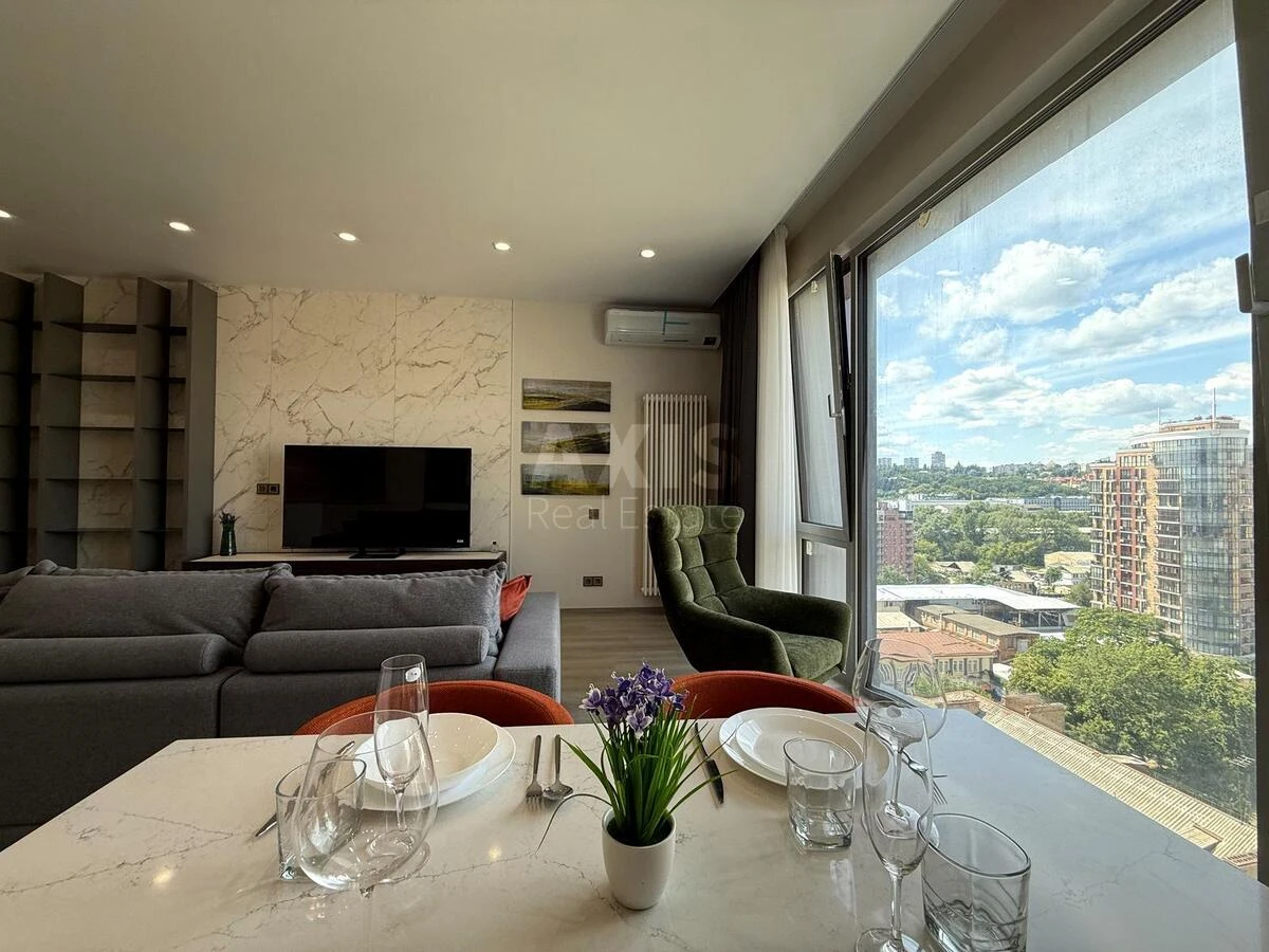 3k apartment vul. Antonovycha 118/9669040