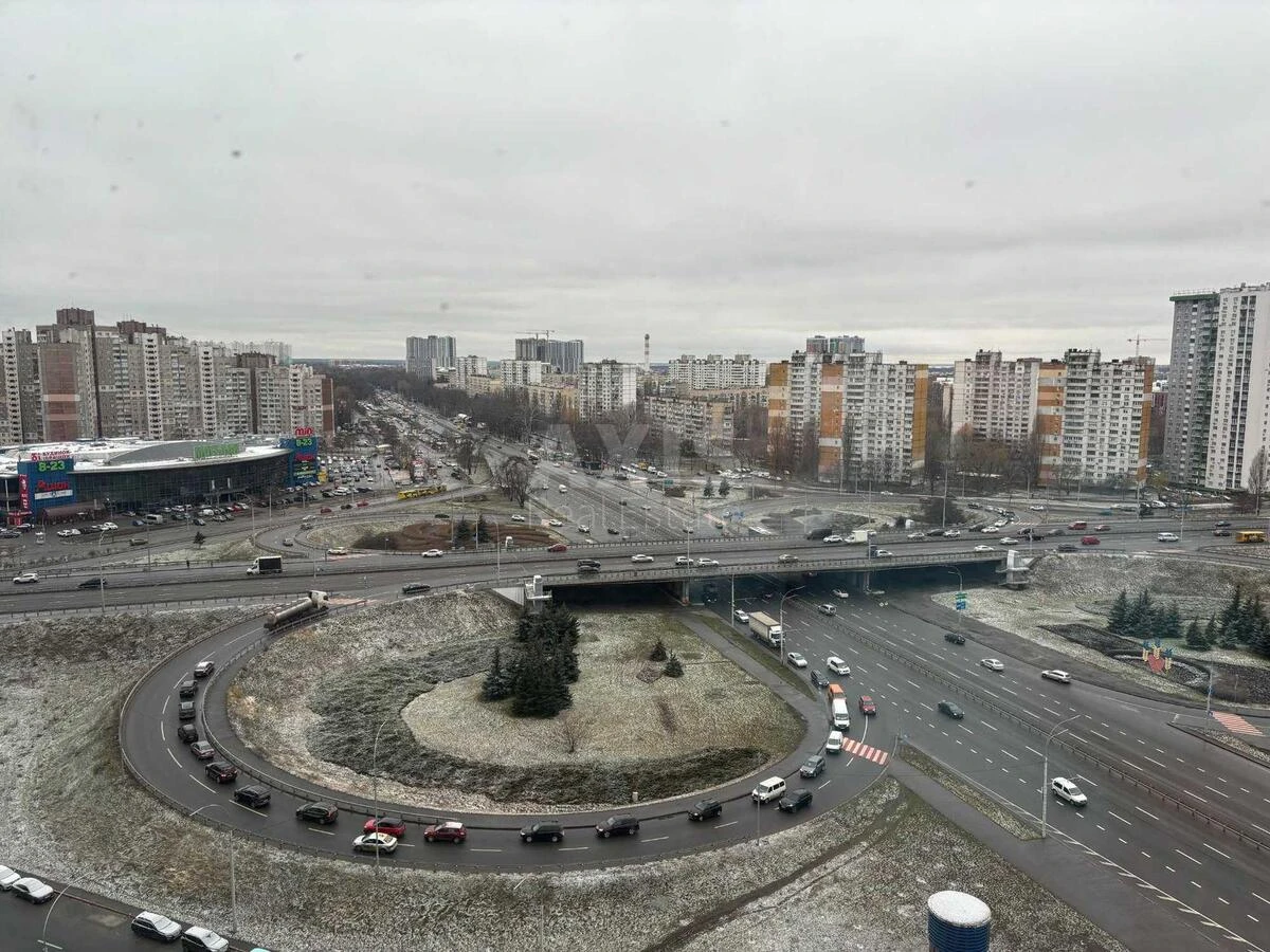 3к квартира ул. Заболотного Академика 1Б7029113