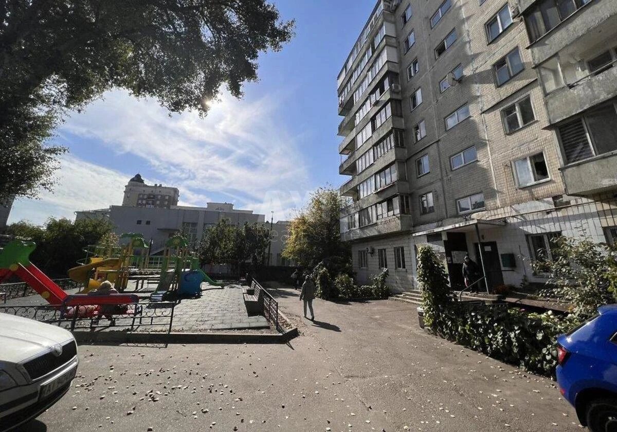 2k apartment vul. Polovec'ka 7/137079017