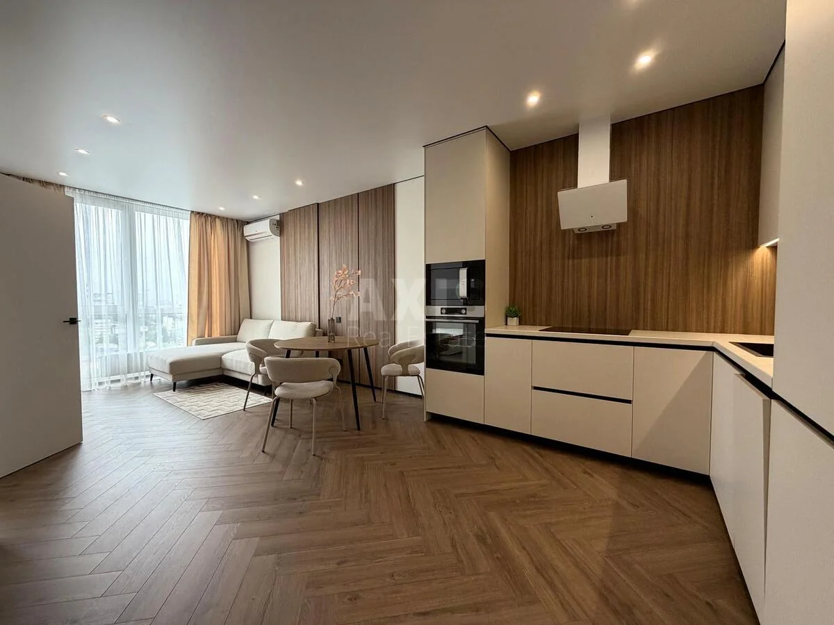 1k apartment nab. Dniprovs'ka 15К