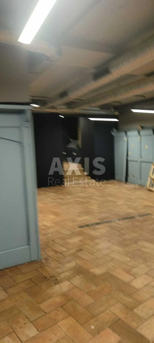 Объект сервиса ул. Крещатик 18, 608м2387975