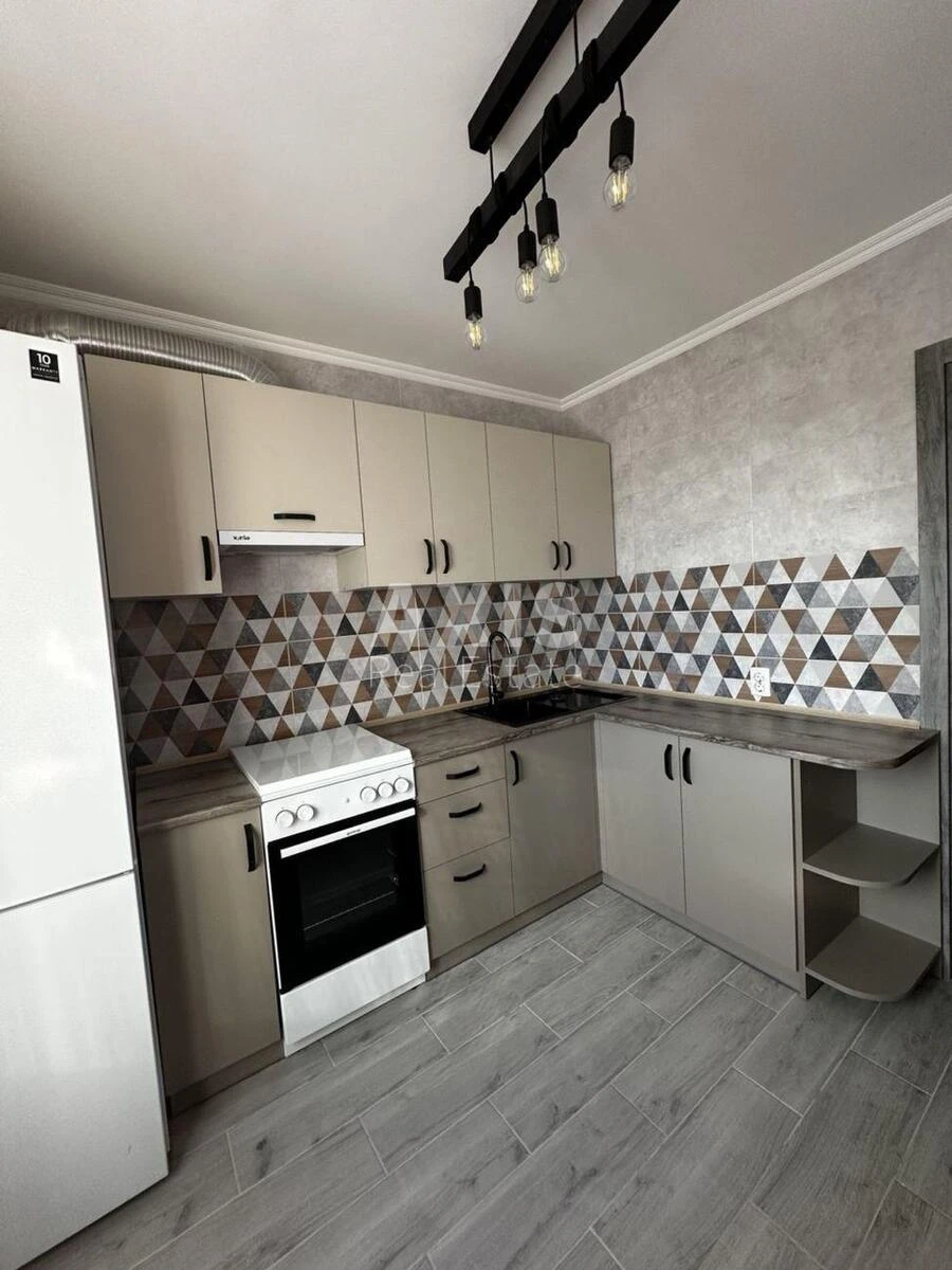 2k apartment vul. Mriyi 11E67946