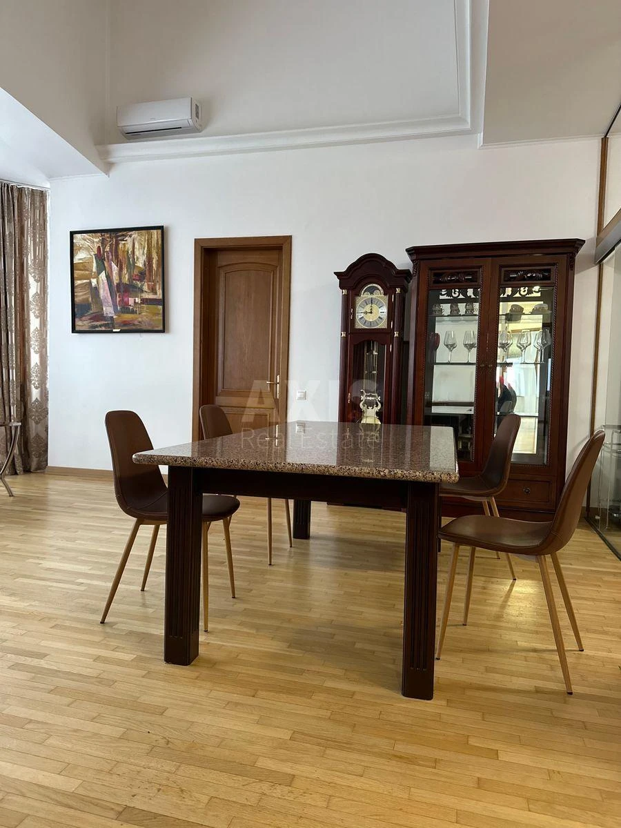 3k apartment uzv. Klovs'kyj 5577813