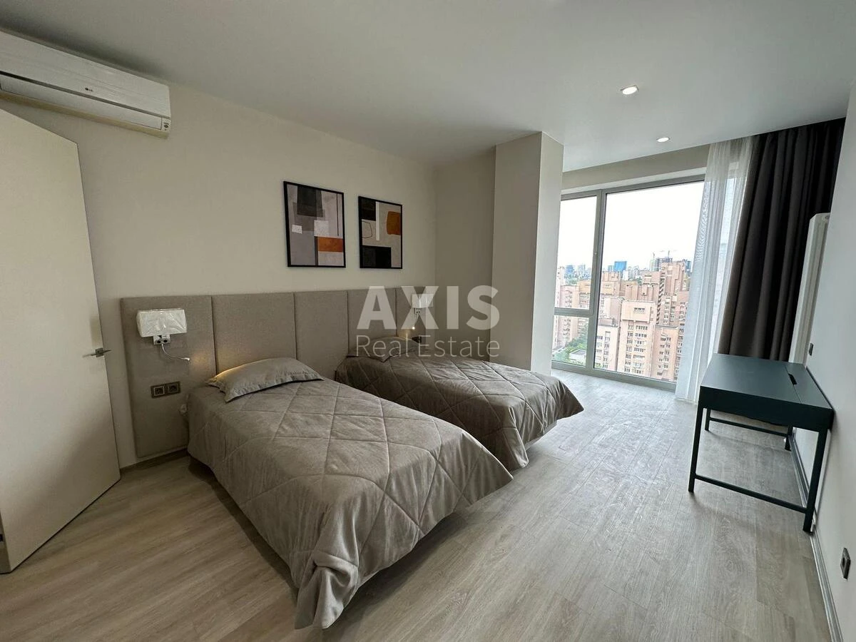 4k apartment vul. Antonovycha 118472629