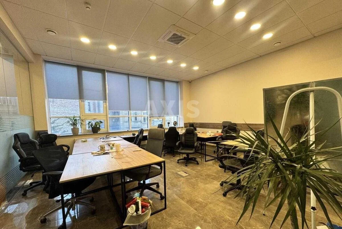 Office vul. Saksagans'kogo 37Д, 156m2