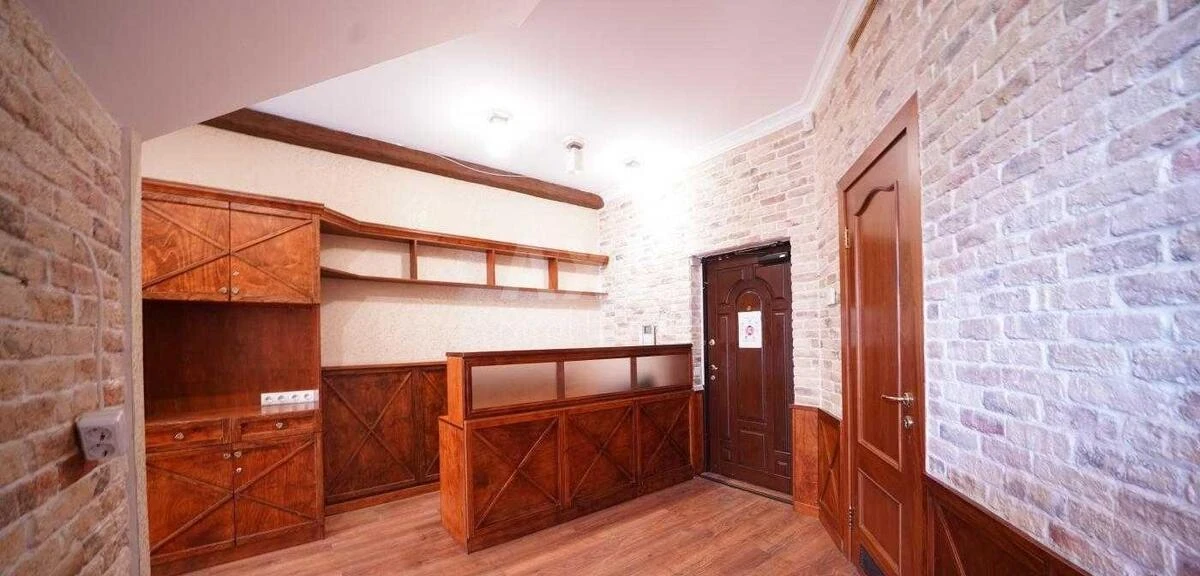 Офис ул. Трехсвятительская 13, 200м2670150