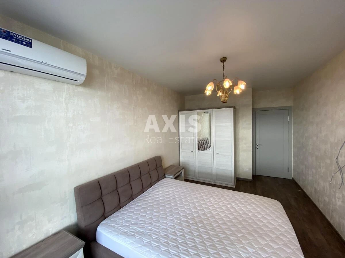 1к квартира пр-т Бандеры Степана 32Д597261