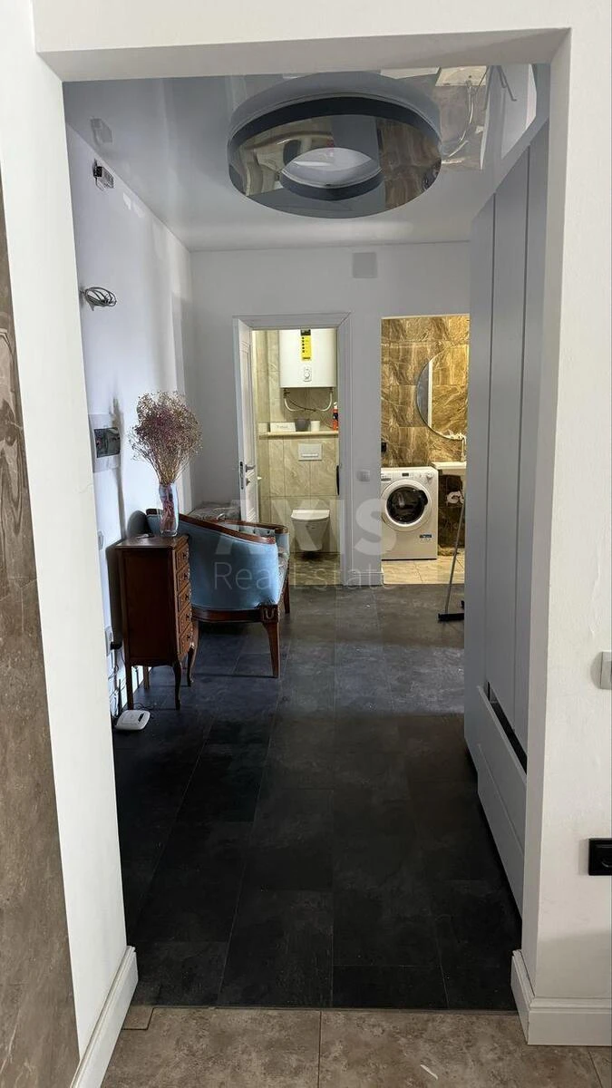 2k apartment vul. Sverstjuka Jevgena 46768310