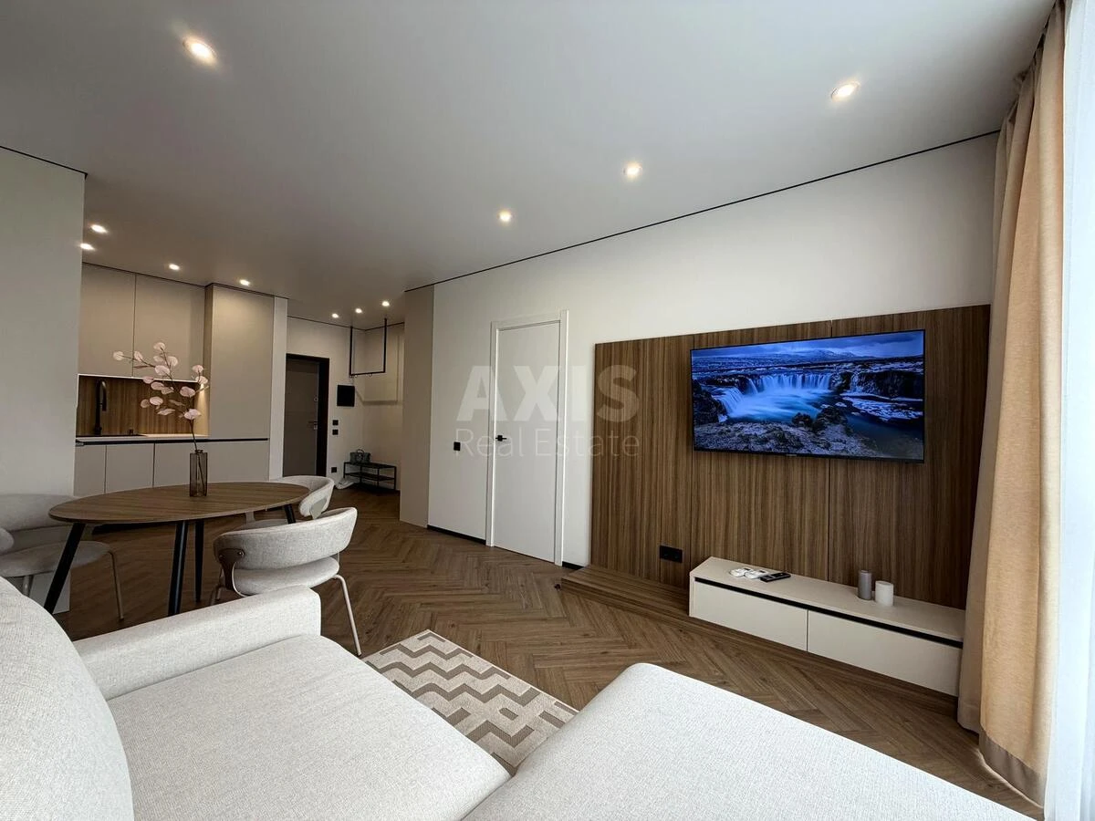 1k apartment nab. Dniprovs'ka 15К694070