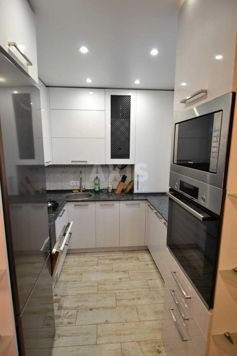2k apartment prov. Varyazkyy 13683950