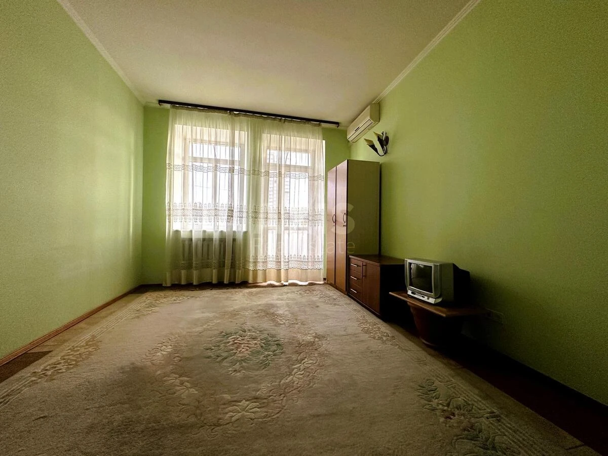 1k apartment pr-t Sobornosti 3665584
