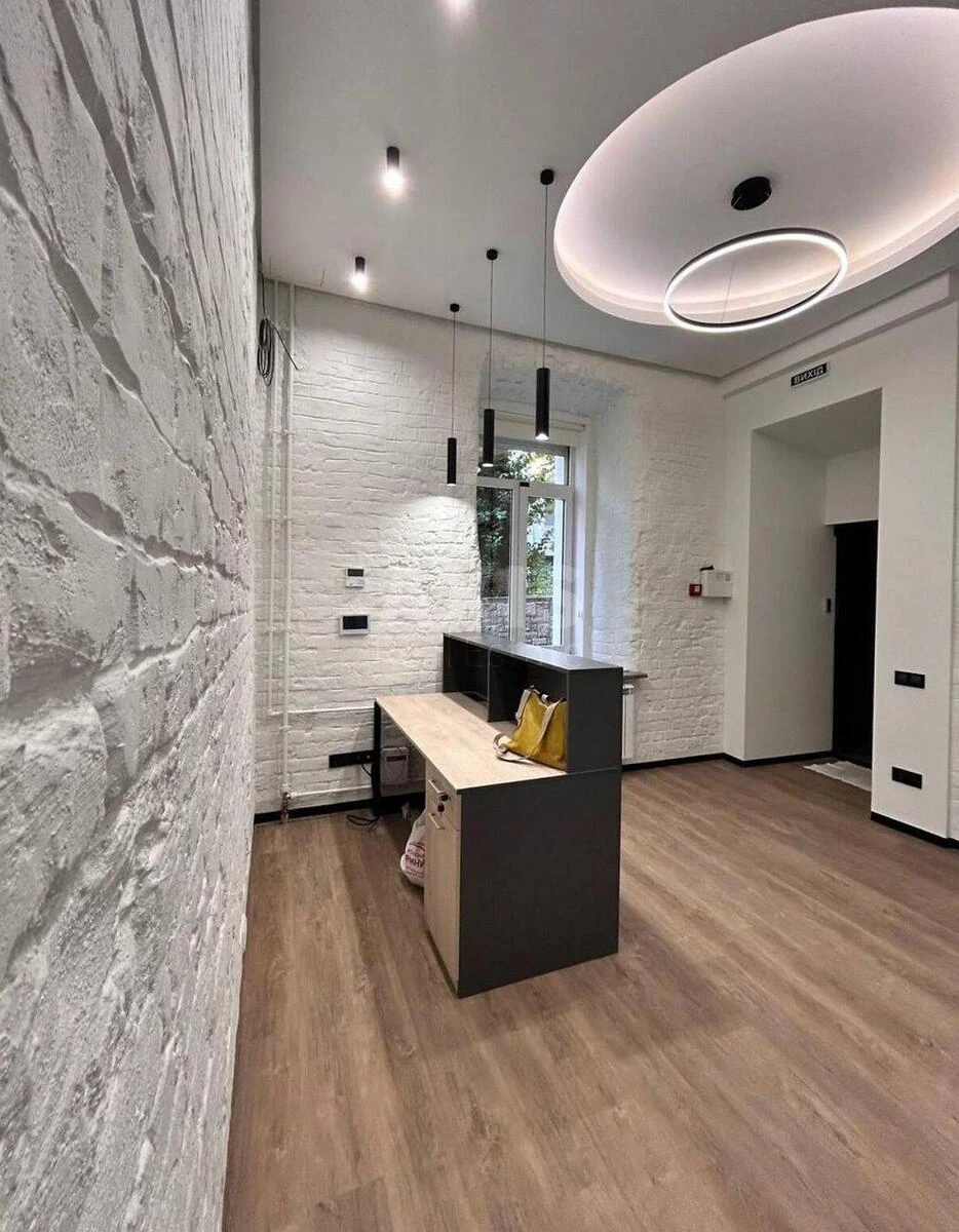 Офис ул. Богдана Ступки 3, 81м26521010